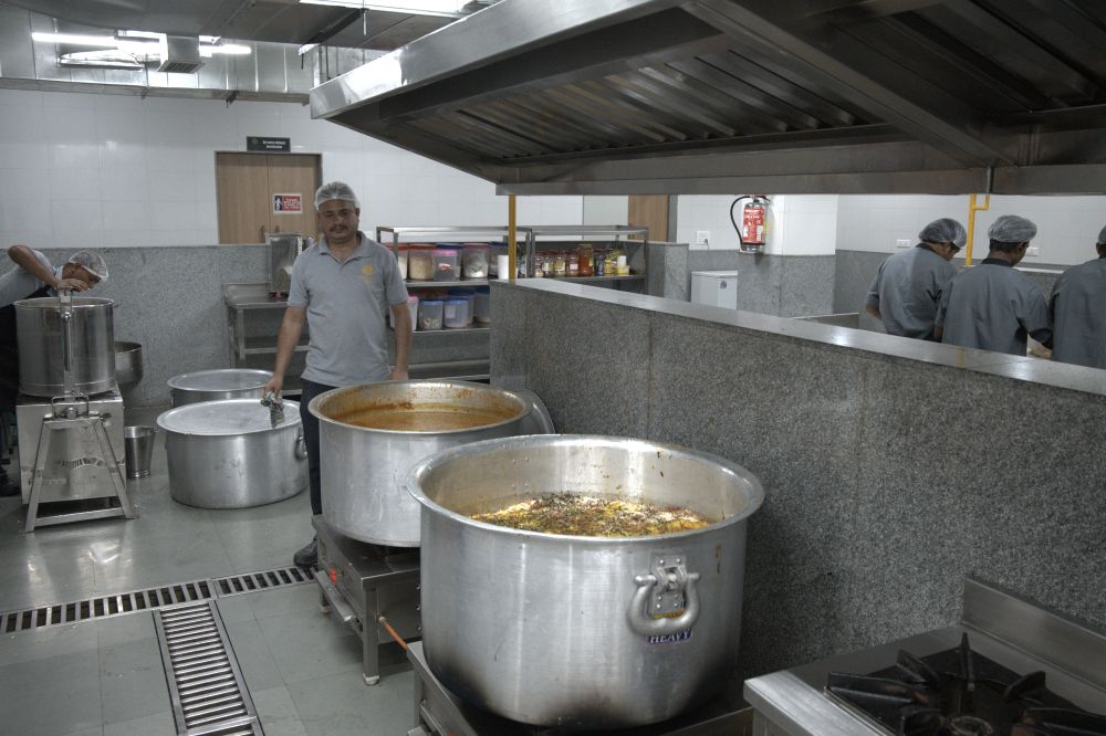 Community Kitchen & Dining