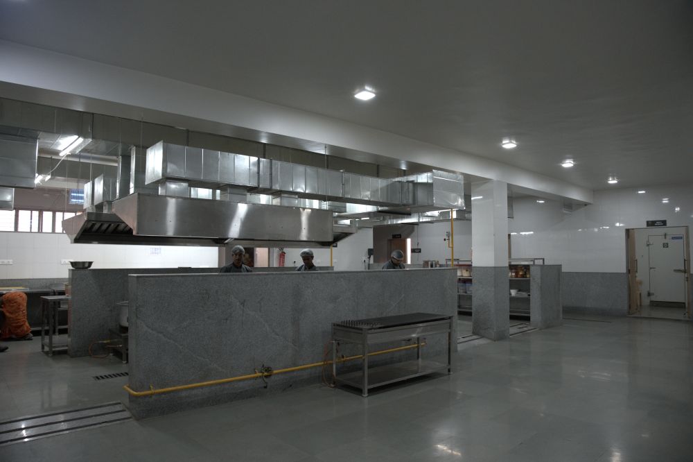 Community Kitchen & Dining